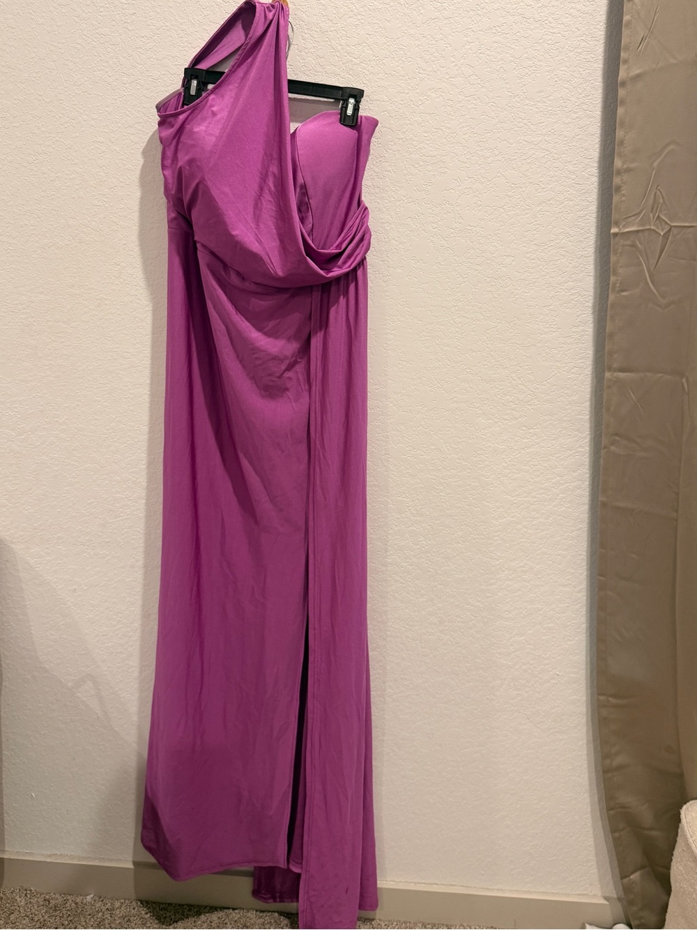 Faeriesty One-Shoulder Magenta Formal Gown